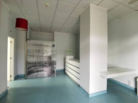 Loja com 285m2 na Qtª das Violetas, em Castelo Branco