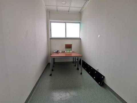 Loja com 285m2 na Qtª das Violetas, em Castelo Branco