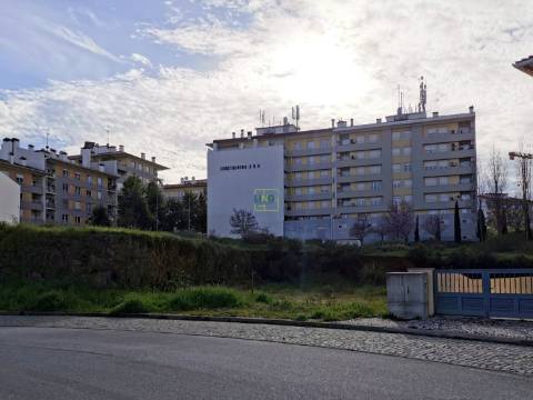 Lote de terreno com 360m2 para construção de Moradia Isolada no Granja Park