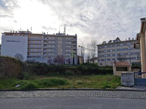 Lote de terreno com 360m2 para construção de Moradia Isolada no Granja Park