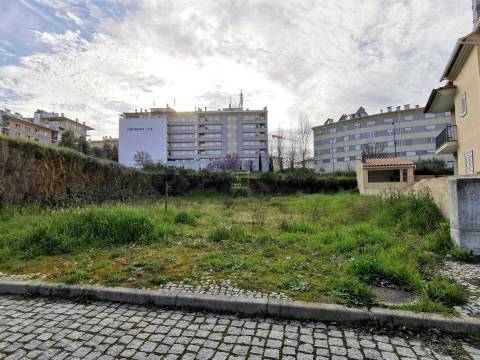 Lote de terreno com 360m2 para construção de Moradia Isolada no Granja Park