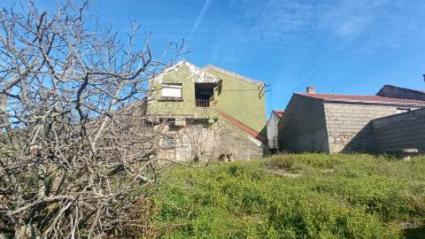 Propriedade Mista em Aldeia do Bispo.