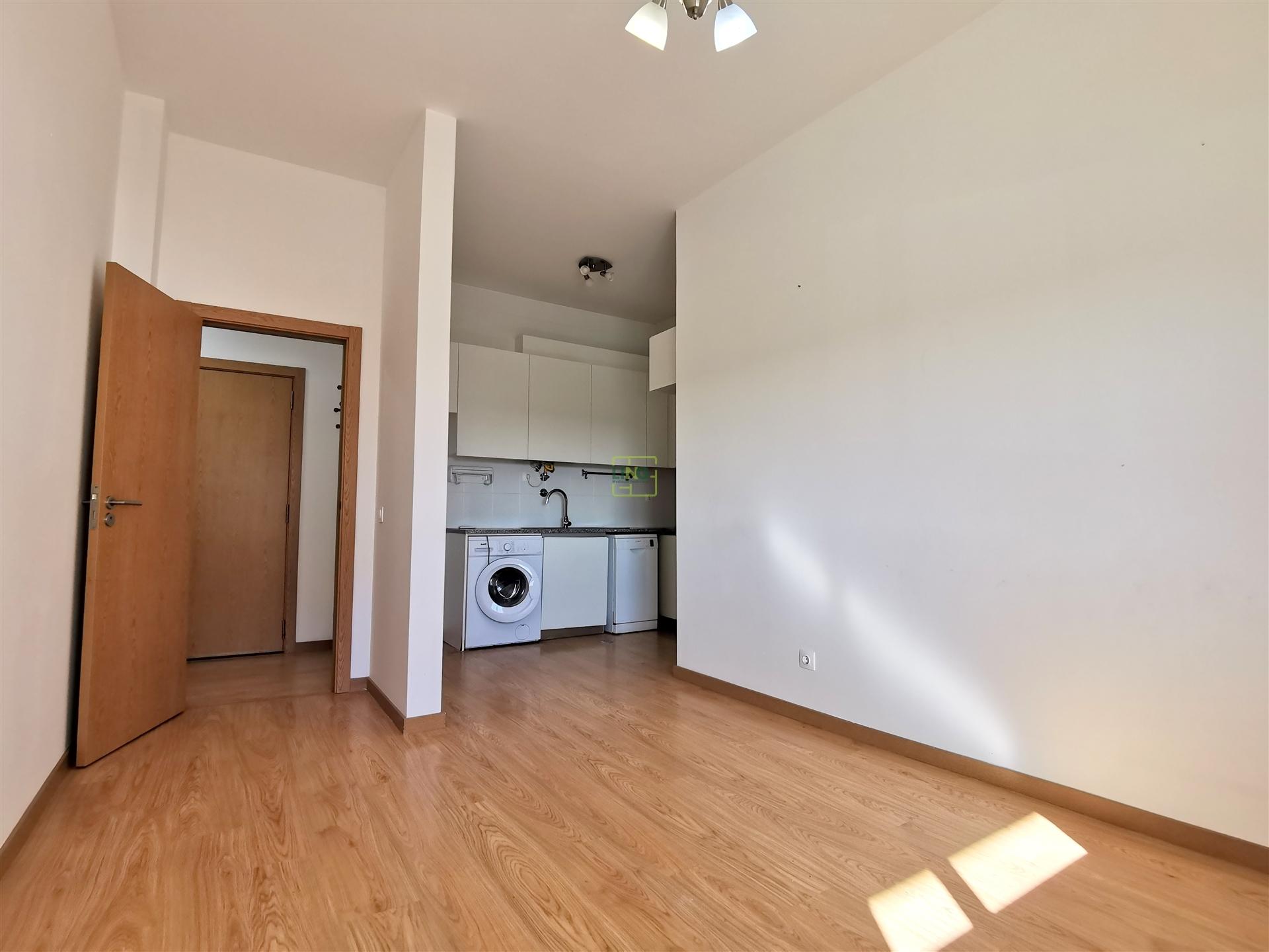 Arrendamento: Apartamento T2 com 1 parqueamento
