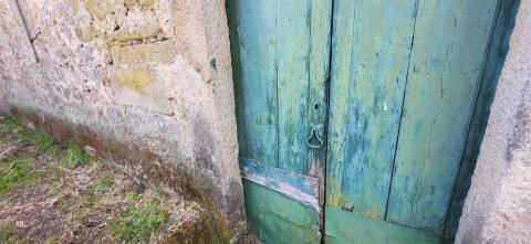 Moradia Centenária para recuperar - T8 - Quintal - Póvoa de Rio de Moinhos