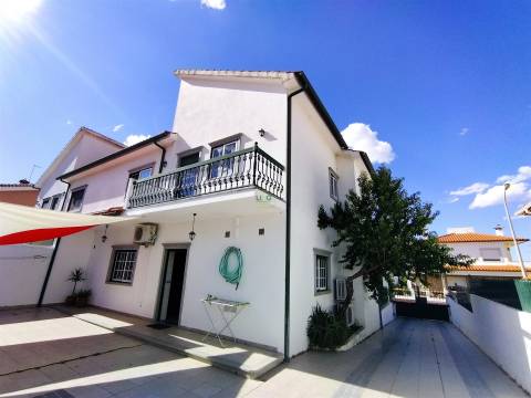 Moradia Geminada V3 na Qtª da Fontainha, Castelo Branco