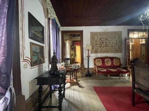 Moradia T4 com espaço exterior em Oledo