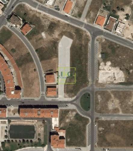 Lote de Terreno destinado a 31 estacionamentos privados