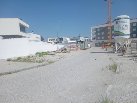 Lote de Terreno destinado a 31 estacionamentos privados