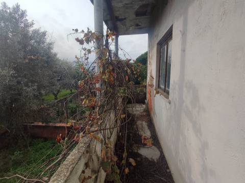 Moradia T2 para Restaurar