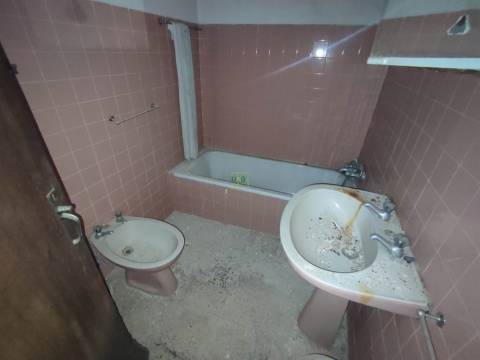 Moradia T2 para Restaurar