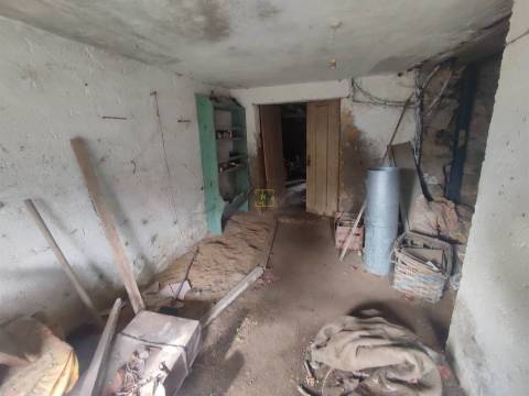 Moradia T2 para Restaurar