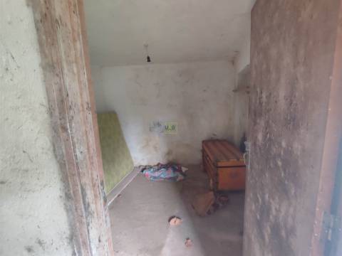 Moradia T2 para Restaurar