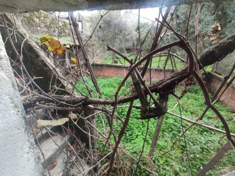 Moradia T2 para Restaurar