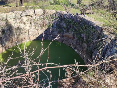 Terreno rústico para horta com poço em Penamacor