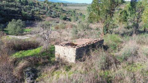 Quinta com contrução rural no Fratel!