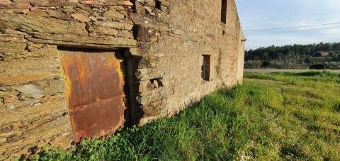 Moradia para venda na freguesia de Sarzedas