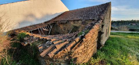 Moradia para venda na freguesia de Sarzedas