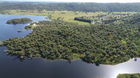 Terreno à venda , lugar Barragem Marechal Carmona s/n