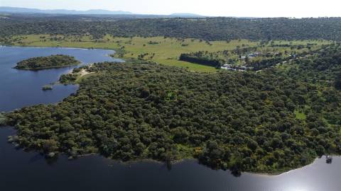 Terreno à venda , lugar Barragem Marechal Carmona s/n