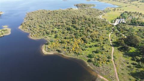 Terreno à venda , lugar Barragem Marechal Carmona s/n
