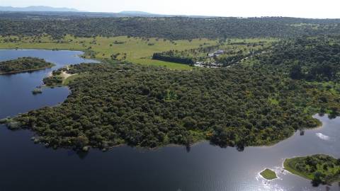 Terreno à venda , lugar Barragem Marechal Carmona s/n