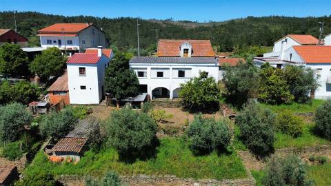 Moradia na Serrasqueira, Prédio Urbano, Prédio Rústico