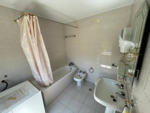 Moradia na Serrasqueira, Prédio Urbano, Prédio Rústico