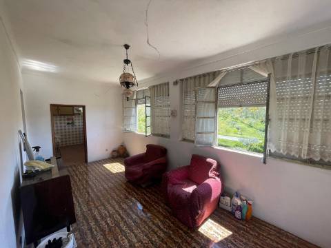 Moradia na Serrasqueira, Prédio Urbano, Prédio Rústico