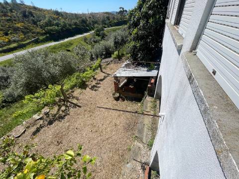 Moradia na Serrasqueira, Prédio Urbano, Prédio Rústico