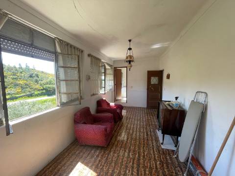 Moradia na Serrasqueira, Prédio Urbano, Prédio Rústico