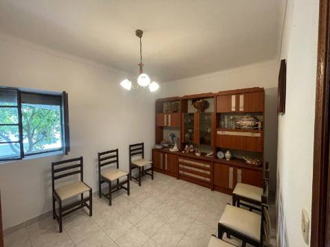 Moradia na Serrasqueira, Prédio Urbano, Prédio Rústico