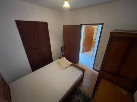 Moradia na Serrasqueira, Prédio Urbano, Prédio Rústico