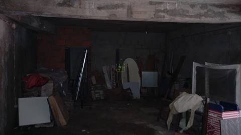 Garagem com 80m2 para venda junto á Camara Municipal em Castelo Branco.