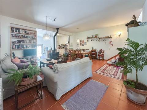 Fabulosa Quinta com 6 quartos - 2 casas legalizadas - A confinar com Ribeiro!