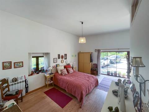 Fabulosa Quinta com 6 quartos - 2 casas legalizadas - A confinar com Ribeiro!