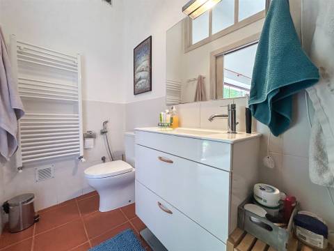 Fabulosa Quinta com 6 quartos - 2 casas legalizadas - A confinar com Ribeiro!