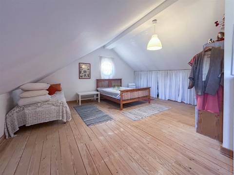 Fabulosa Quinta com 6 quartos - 2 casas legalizadas - A confinar com Ribeiro!