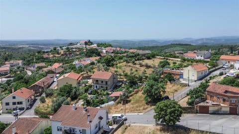 Terreno com Viabilidade de Construção no Sobral do Campo – Viva com Tranquilidade, Perto da Cidade!