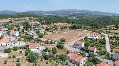 Terreno com Viabilidade de Construção no Sobral do Campo – Viva com Tranquilidade, Perto da Cidade!