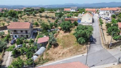Terreno com Viabilidade de Construção no Sobral do Campo – Viva com Tranquilidade, Perto da Cidade!