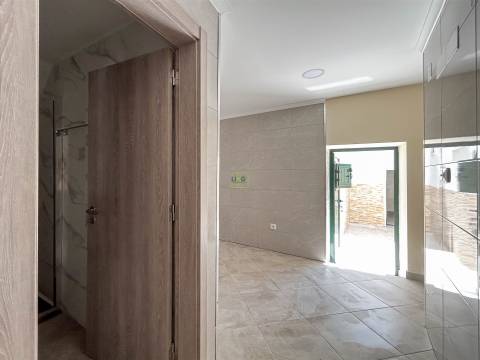 Excelente Oportunidade de Negócio: Moradia V6, em pleno centro da cidade.