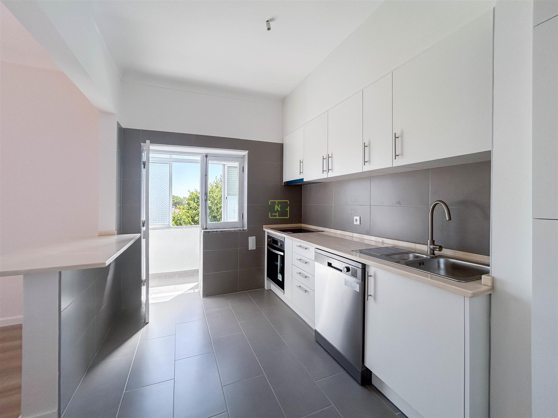 Excelente Oportunidade: Apartamento T2, remodelado na Avenida Nuno Álvares