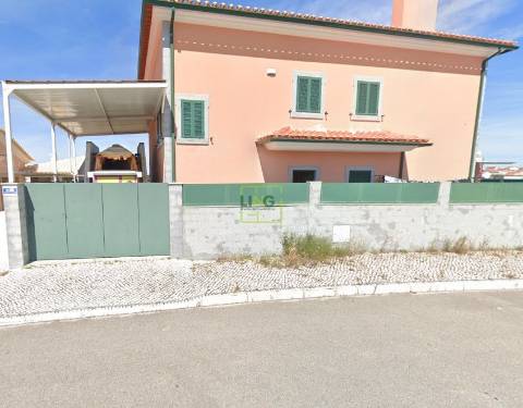 Moradia Geminada V4 em Castelo Branco