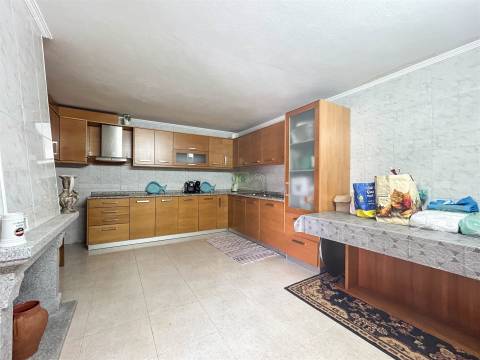 Moradia Geminada V4 em Castelo Branco