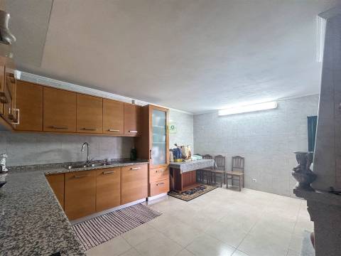 Moradia Geminada V4 em Castelo Branco