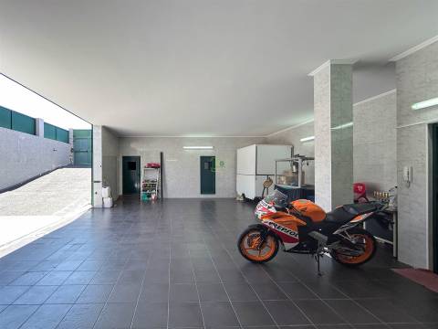 Moradia Geminada V4 em Castelo Branco