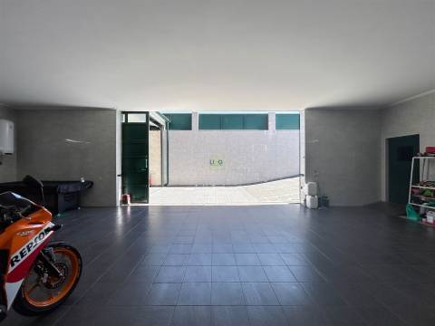 Moradia Geminada V4 em Castelo Branco
