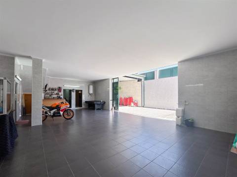 Moradia Geminada V4 em Castelo Branco