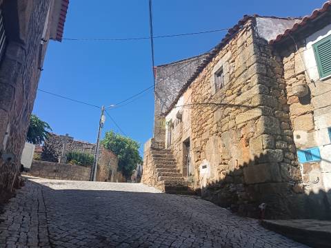 Moradia Geminada para renovar