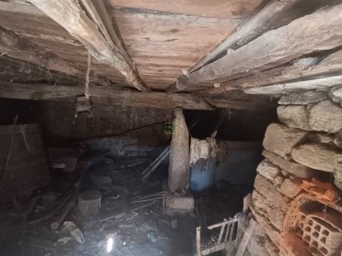 Moradia Geminada para renovar